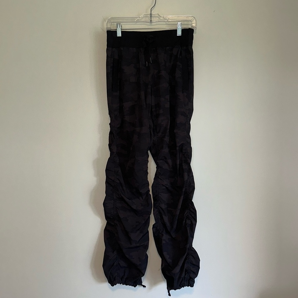 Camo joggers/cargo pants